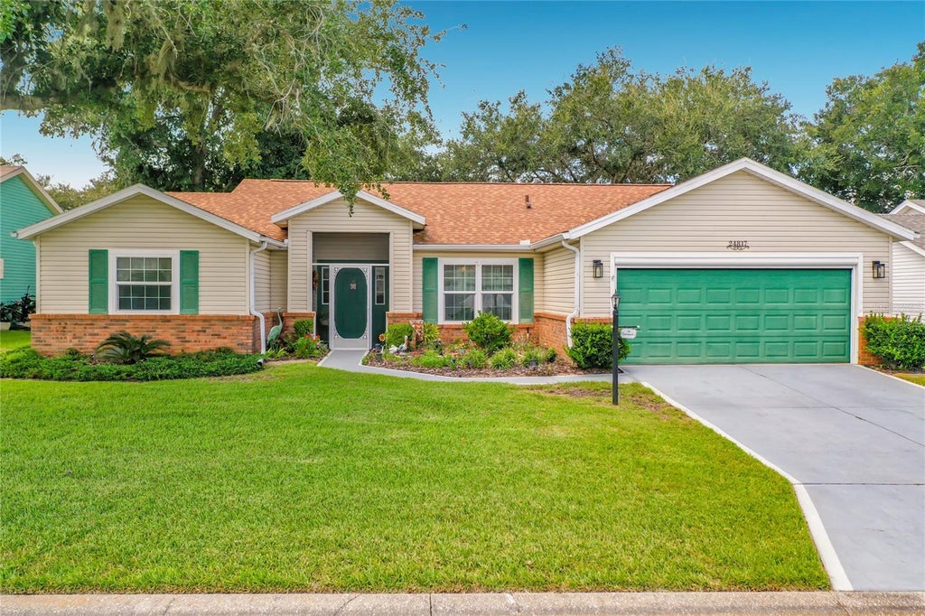 Photo of 24817 Riverboat Bend, Leesburg, FL 34748 (MLS # TB8550206)