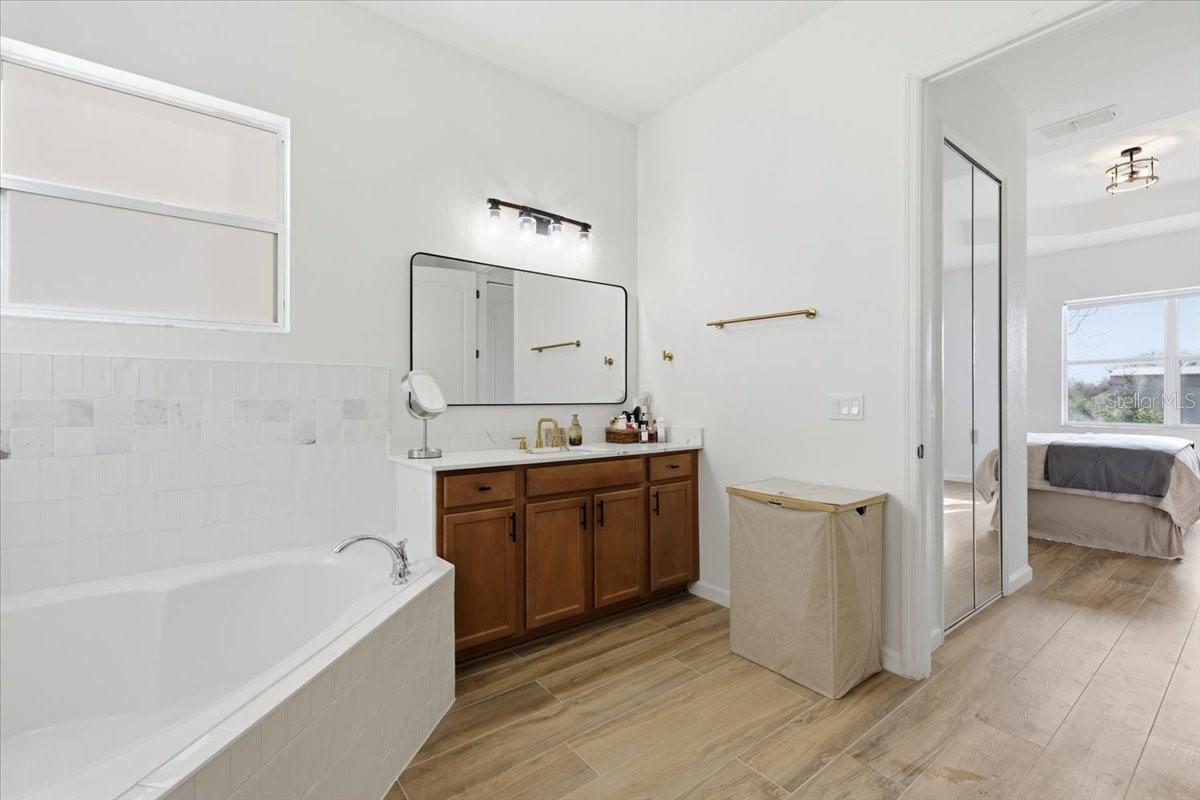 PRESTON SQUARE - Residential