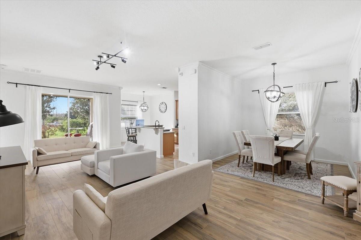 PRESTON SQUARE - Residential