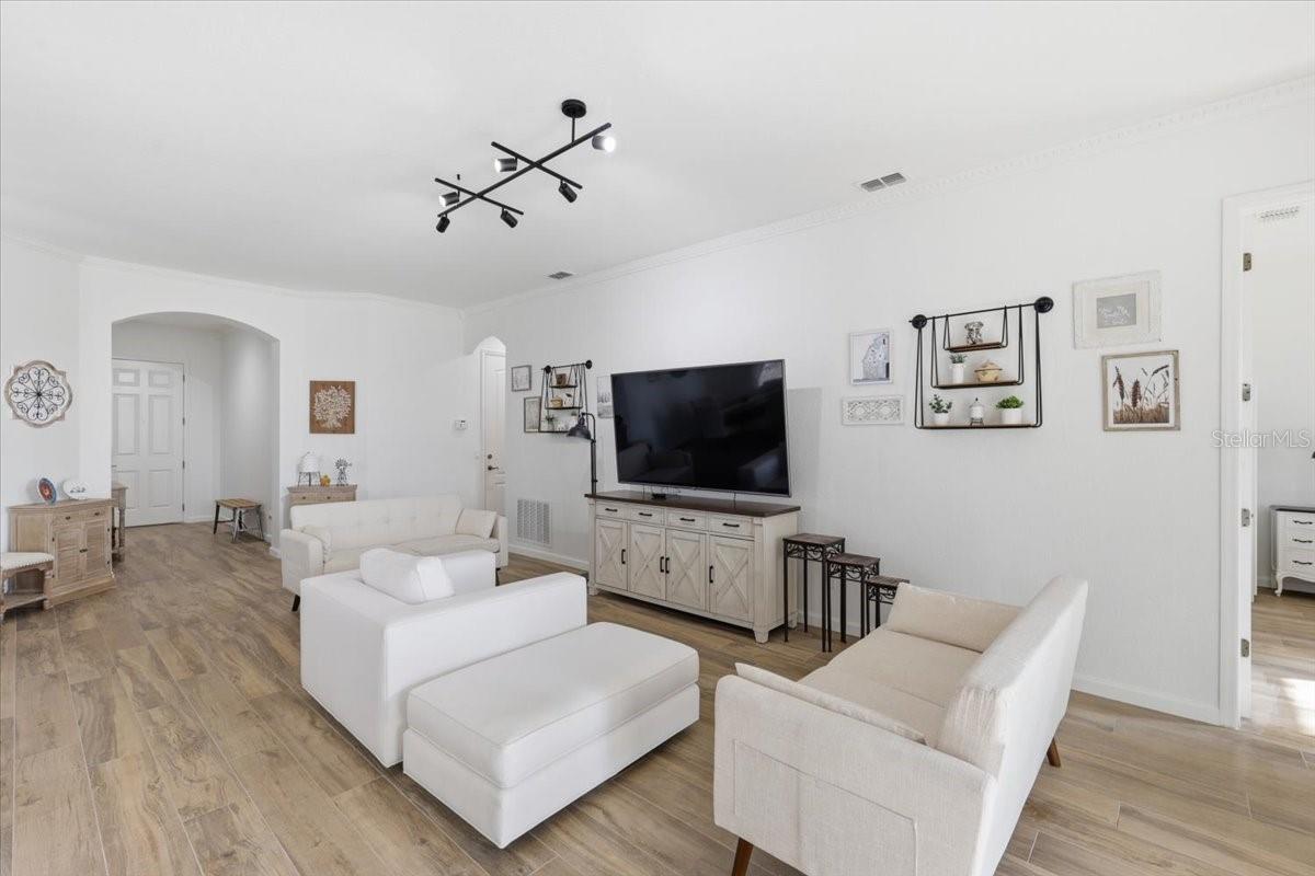 PRESTON SQUARE - Residential