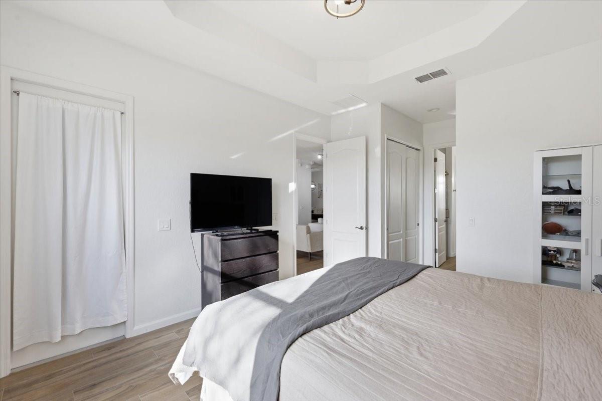 PRESTON SQUARE - Residential