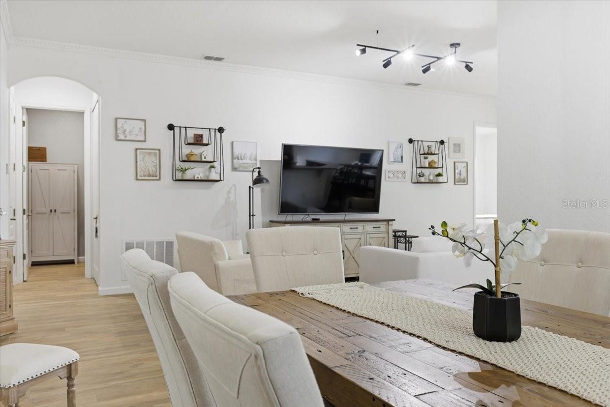 PRESTON SQUARE - Residential