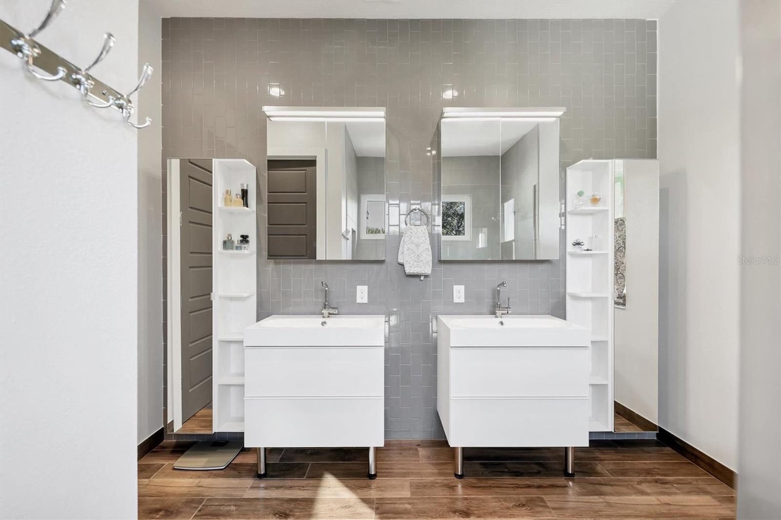 RIDGEWOOD - Residential