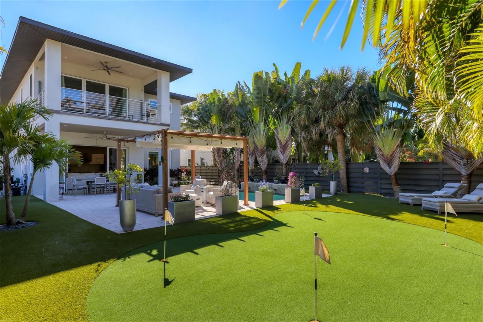 RIDGEWOOD - Residential