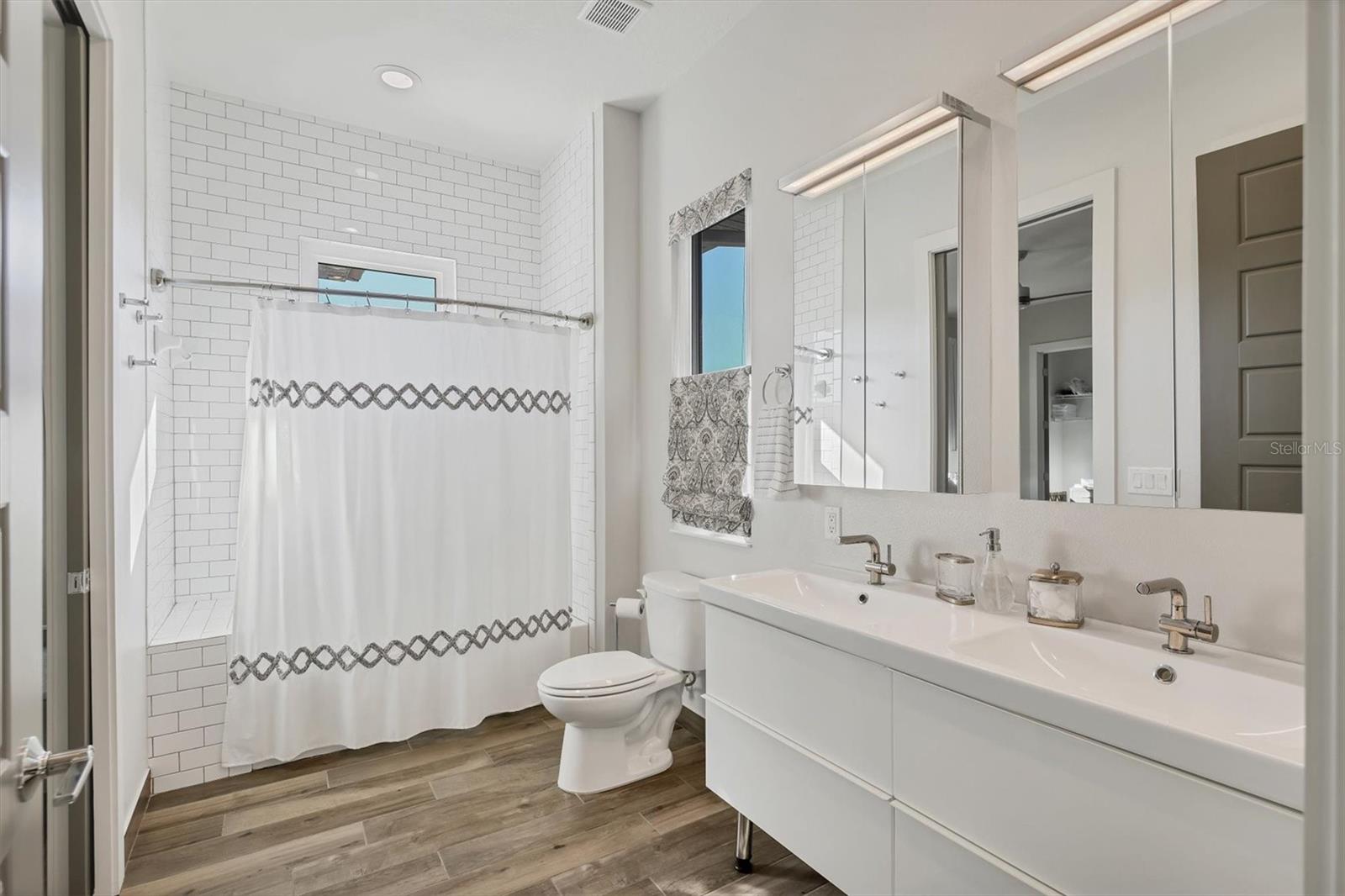 RIDGEWOOD - Residential