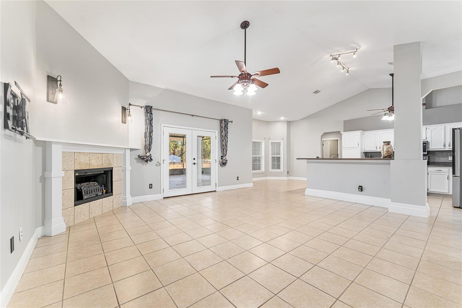 ALACHUA ESTATES - Residential