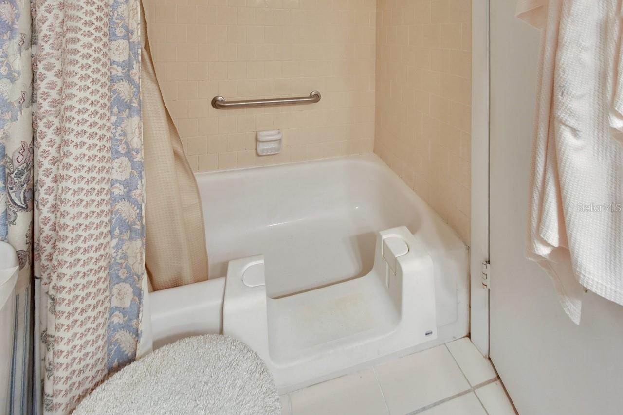 FAIRWAY VILLAGE CONDO - Residential