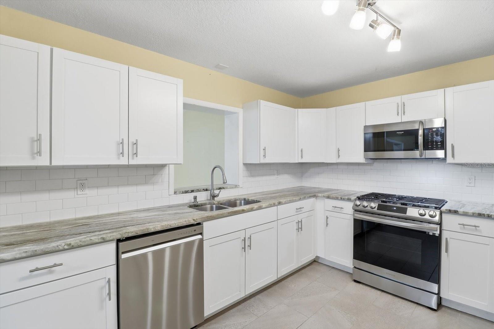 CITRUS SPGS UNIT 04 - Residential