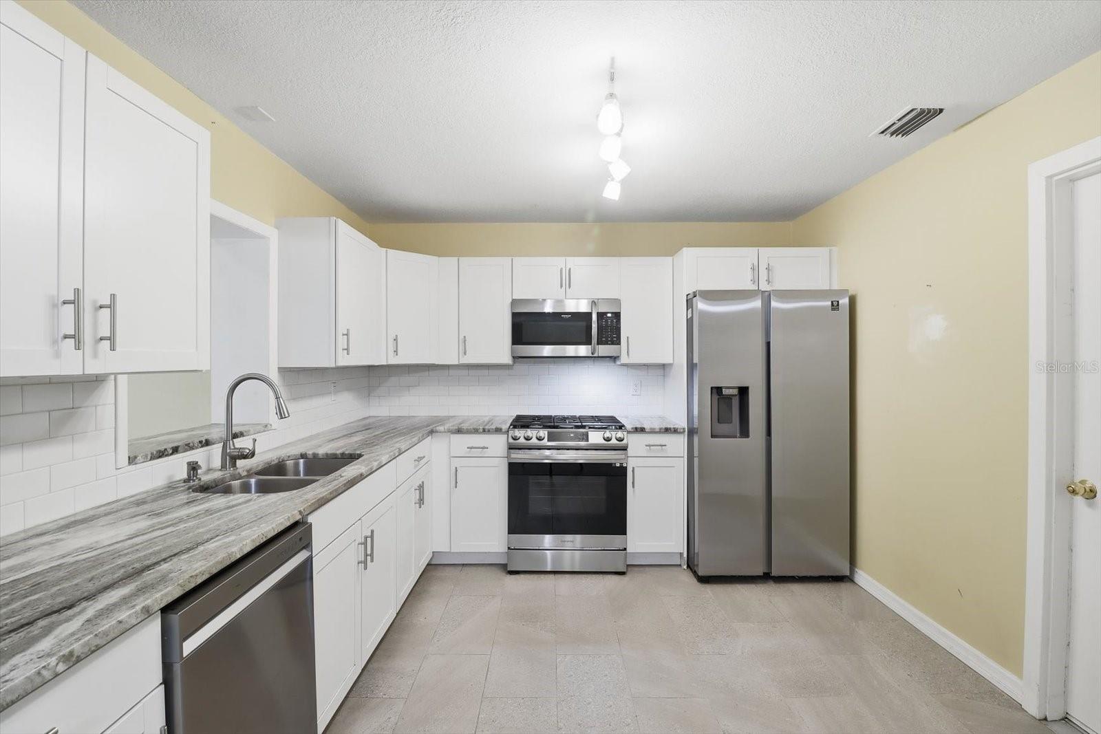 CITRUS SPGS UNIT 04 - Residential