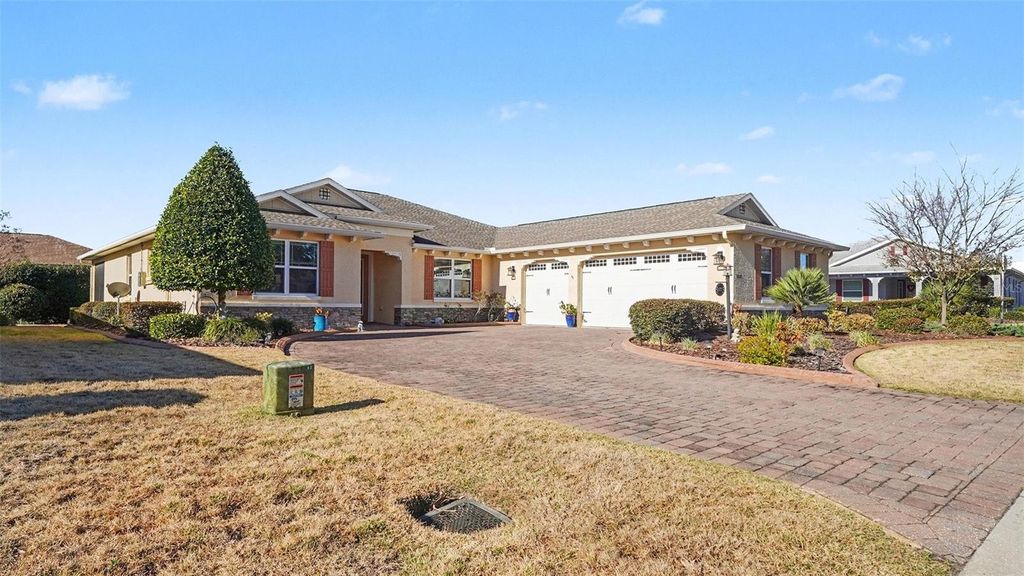 Photo of 8572 SW 94th Circle, Ocala, FL 34481 (MLS # O6376379)