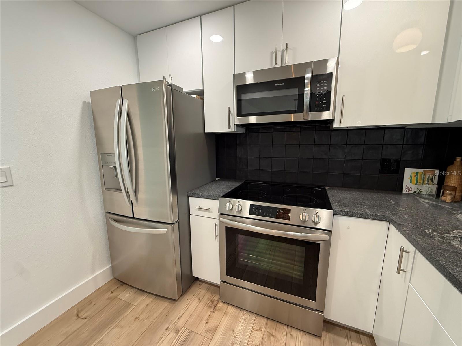 ROTHMOOR ESTATES CONDO - Residential Lease