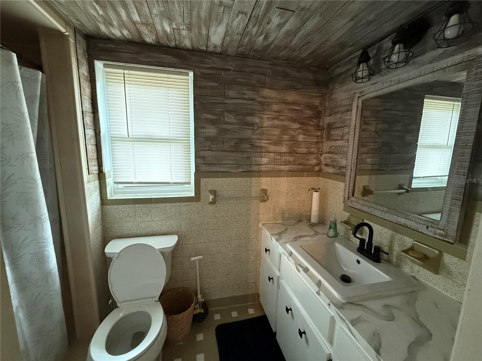 POINT O WOODS UNIT 02 - Residential Lease