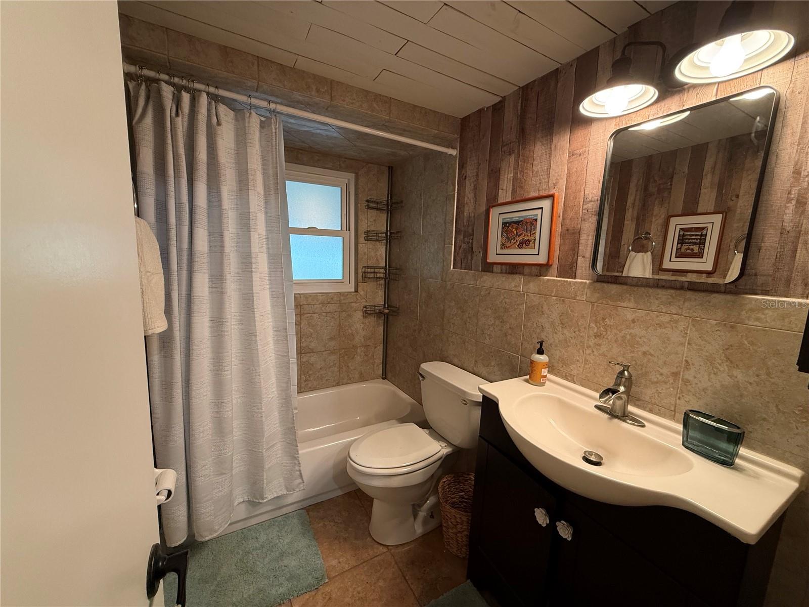 POINT O WOODS UNIT 02 - Residential Lease