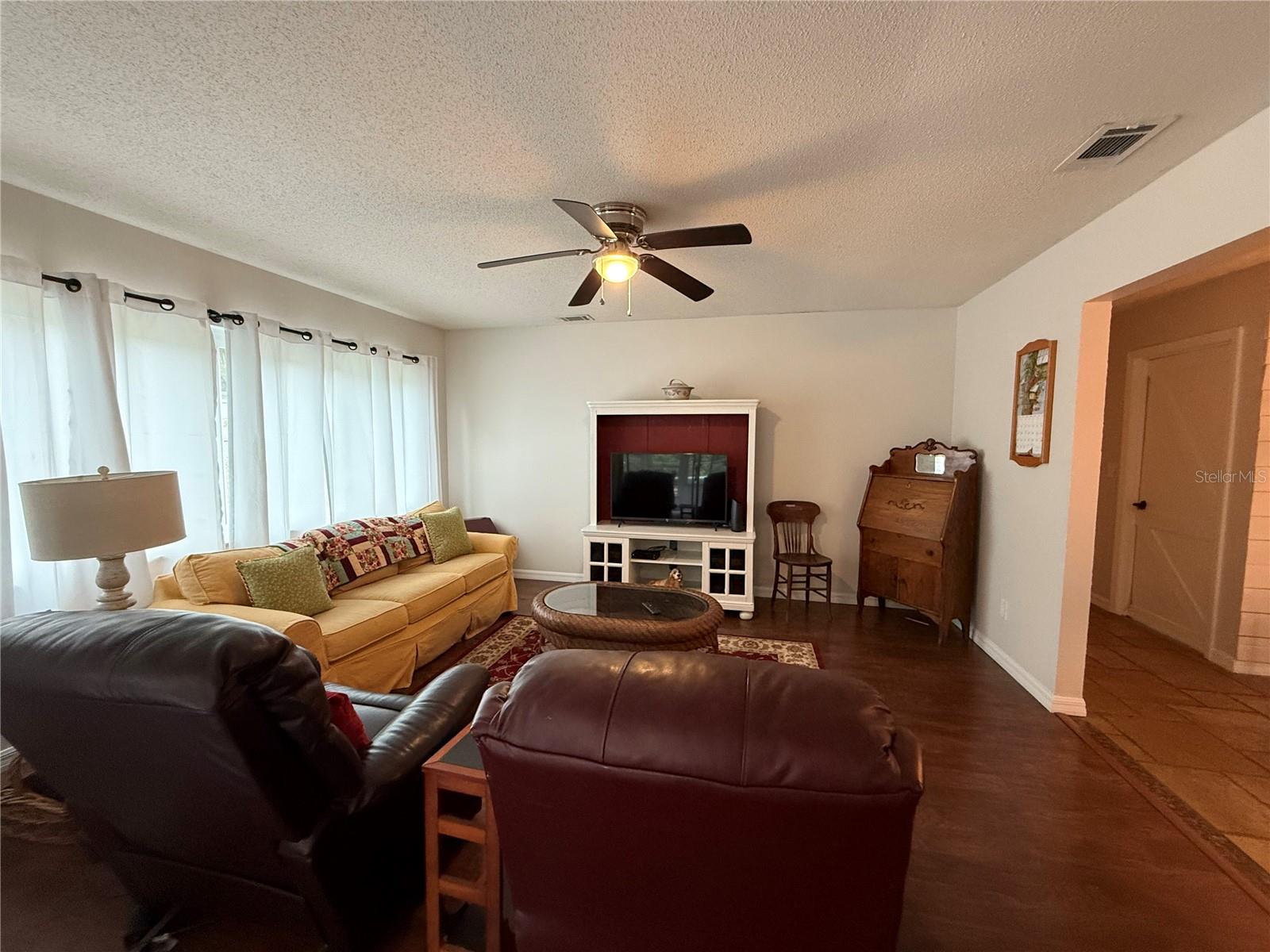 POINT O WOODS UNIT 02 - Residential Lease