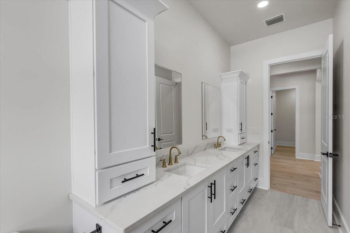 SANCTUARY ON LIVINGSTON PHASE 4 - Residential