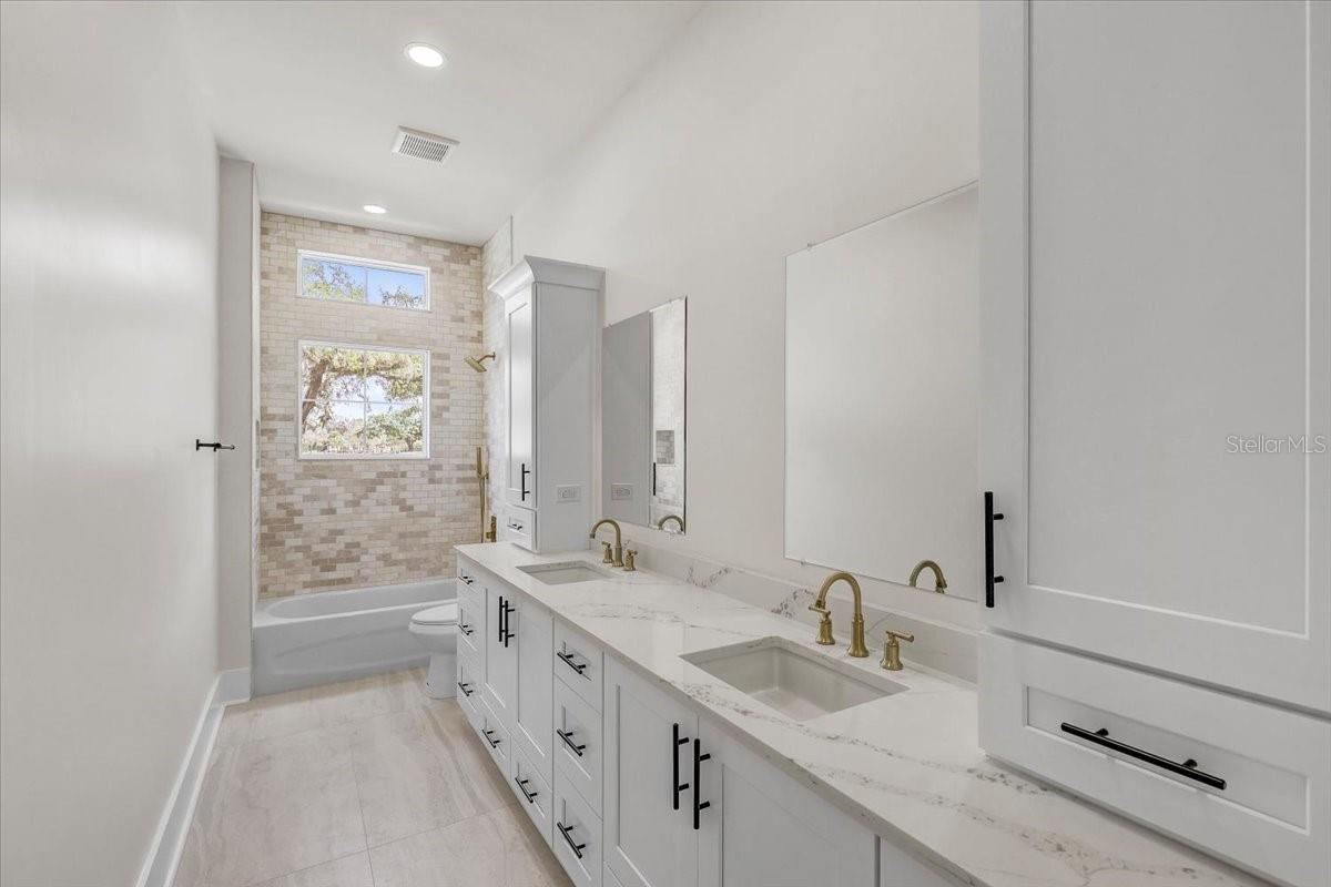 SANCTUARY ON LIVINGSTON PHASE 4 - Residential