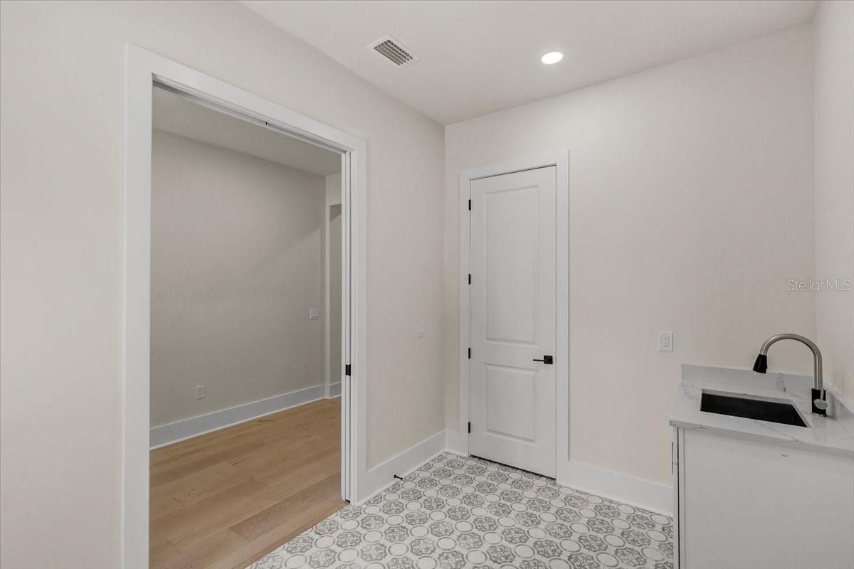 SANCTUARY ON LIVINGSTON PHASE 4 - Residential