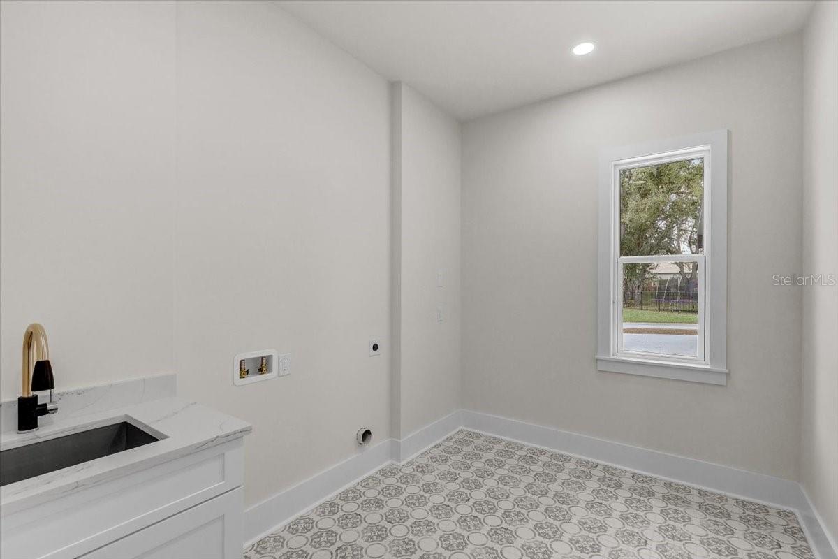 SANCTUARY ON LIVINGSTON PHASE 4 - Residential