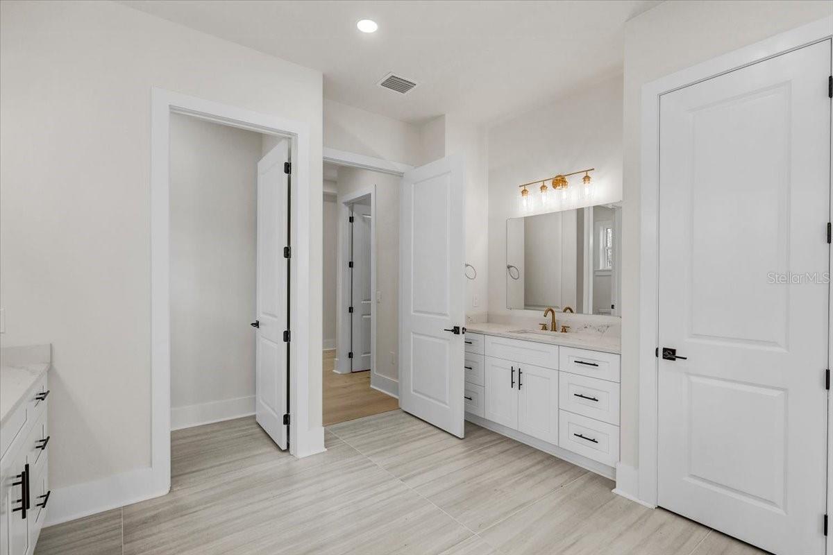 SANCTUARY ON LIVINGSTON PHASE 4 - Residential