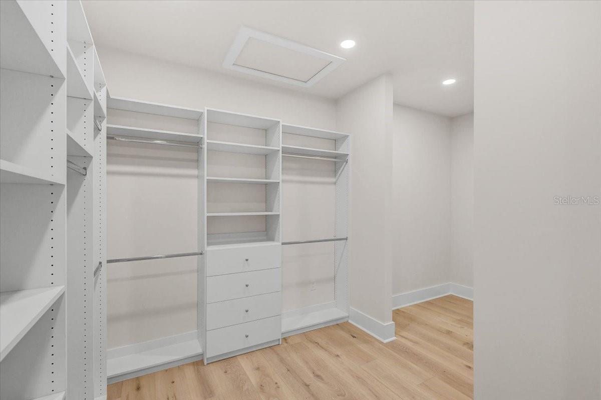 SANCTUARY ON LIVINGSTON PHASE 4 - Residential