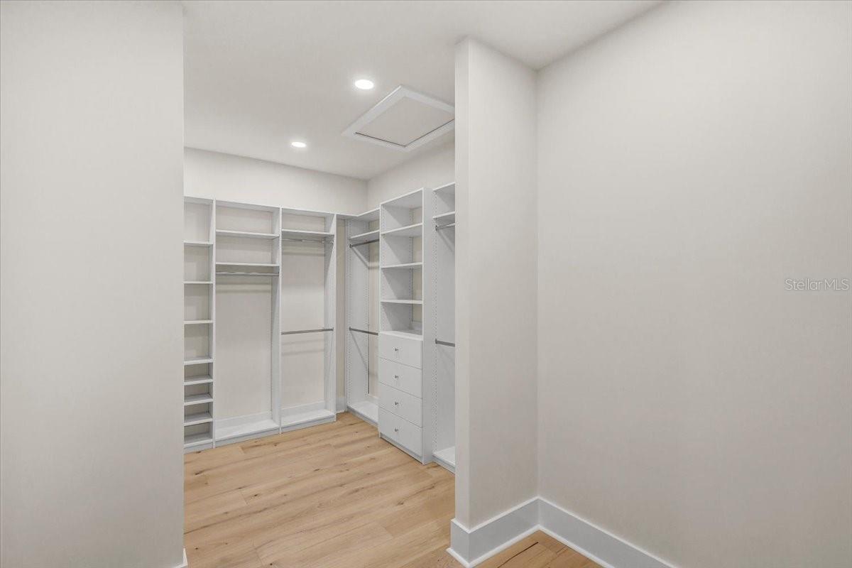 SANCTUARY ON LIVINGSTON PHASE 4 - Residential