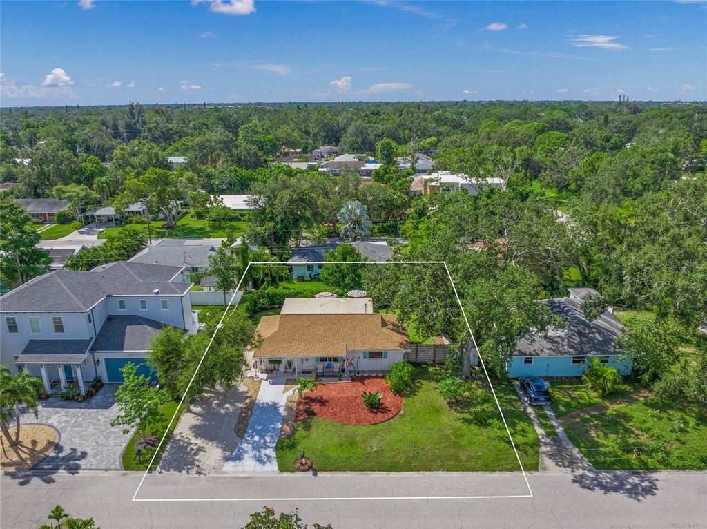 Photo of 2616 Martin Street, Sarasota, FL 34237 (MLS # A4662540)