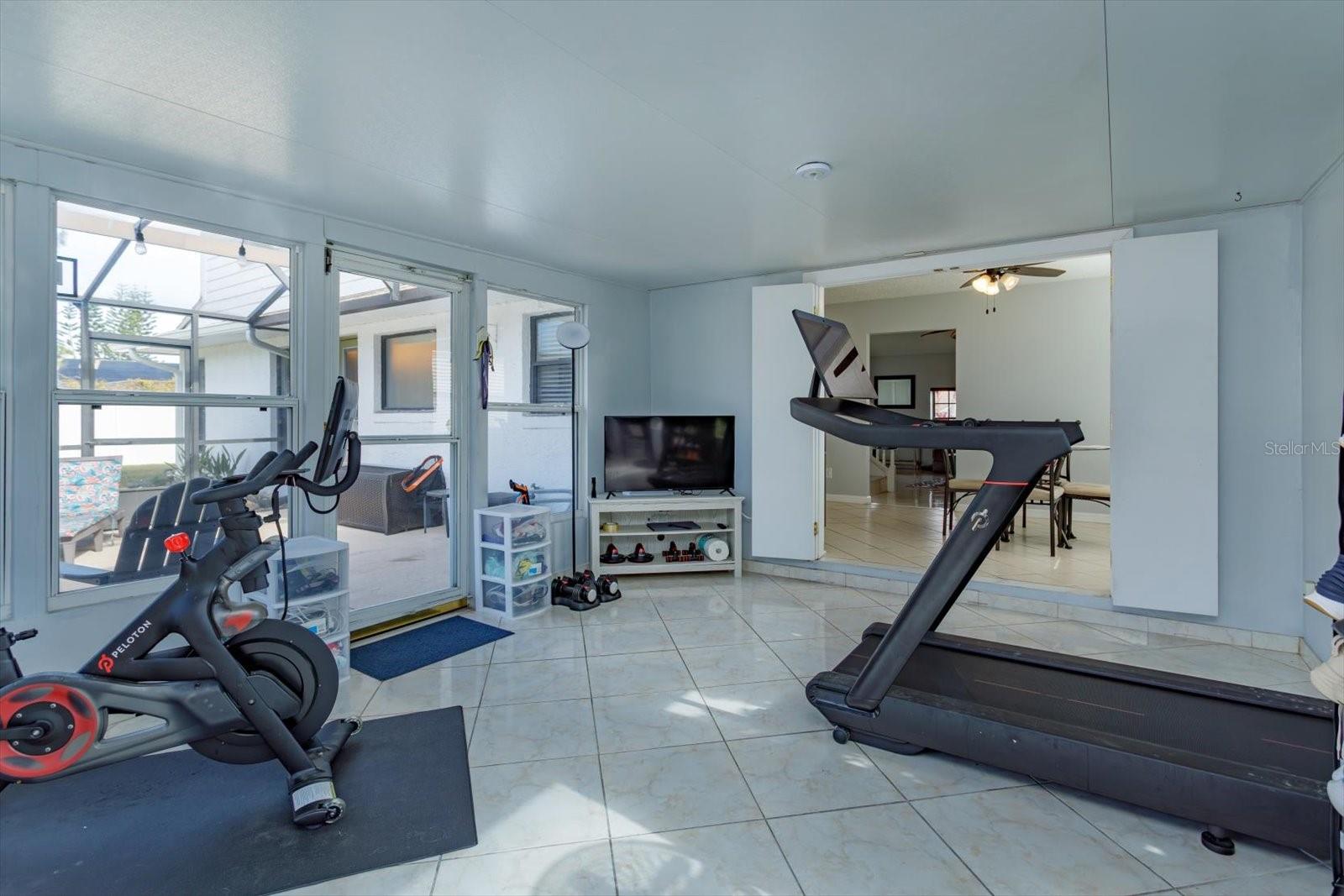 WHISPER LAKES - Residential