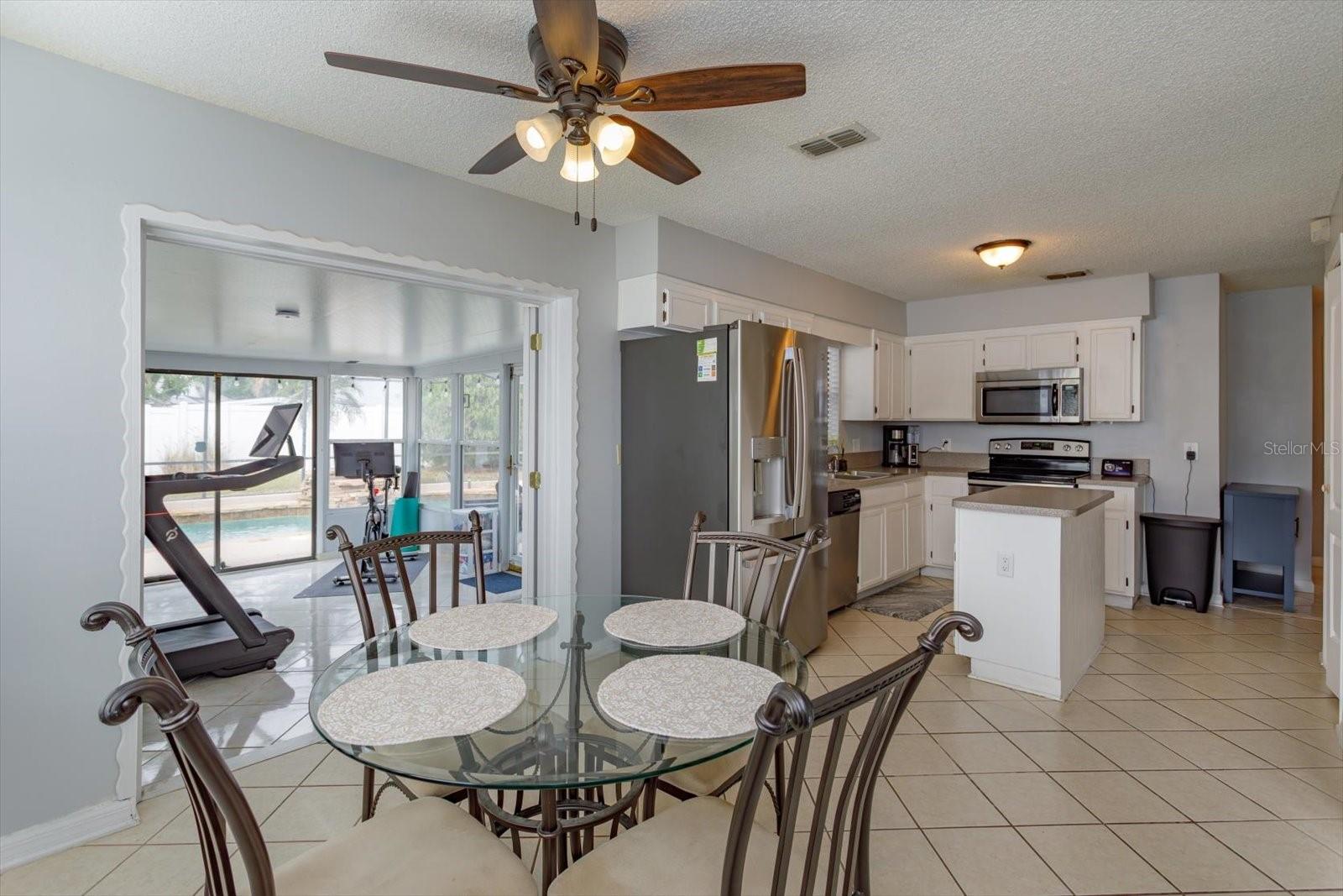 WHISPER LAKES - Residential