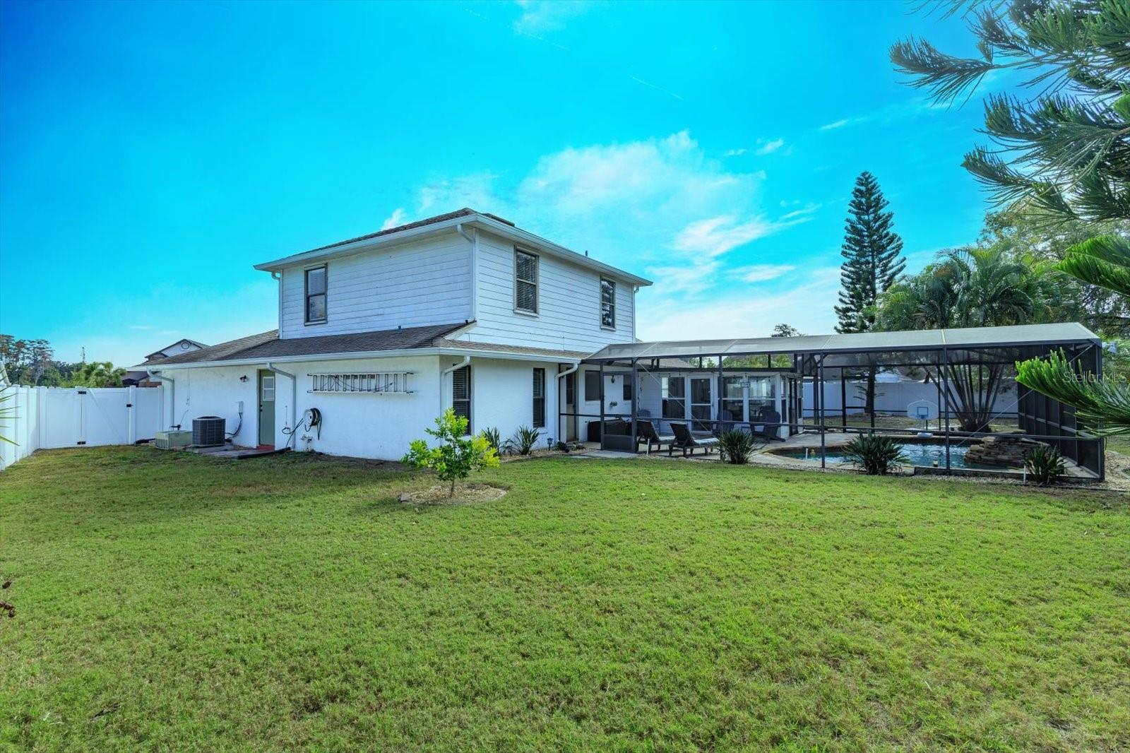 WHISPER LAKES - Residential