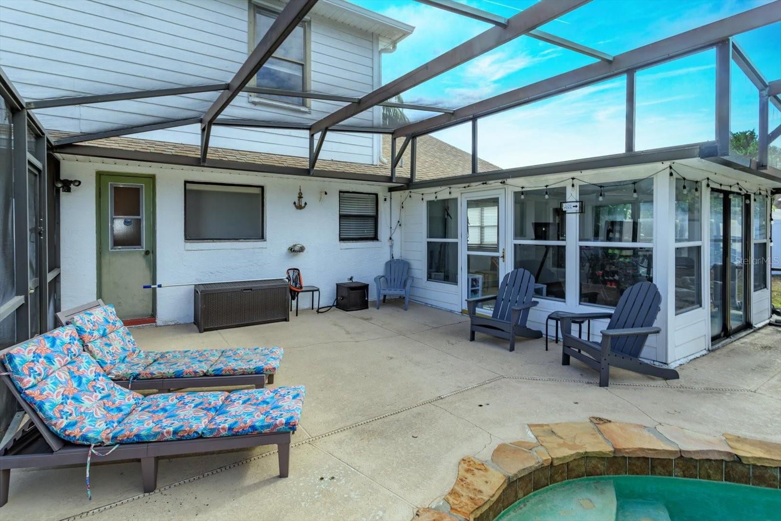 WHISPER LAKES - Residential