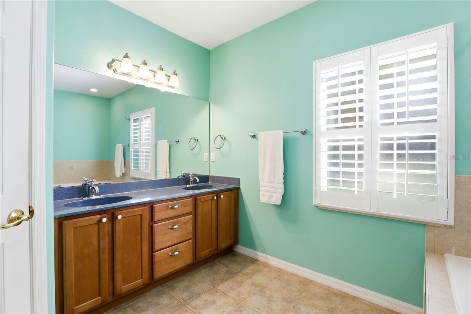 BAY LAKE ESTATES - Residential