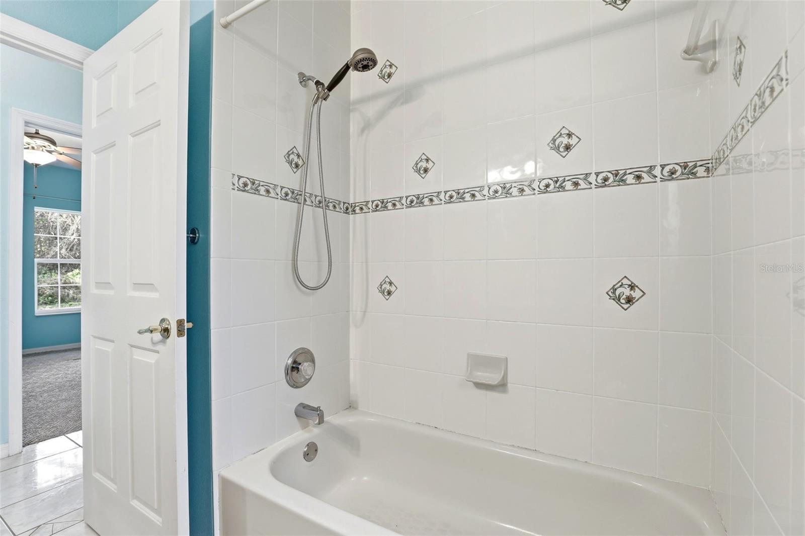 BAY LAKE ESTATES - Residential