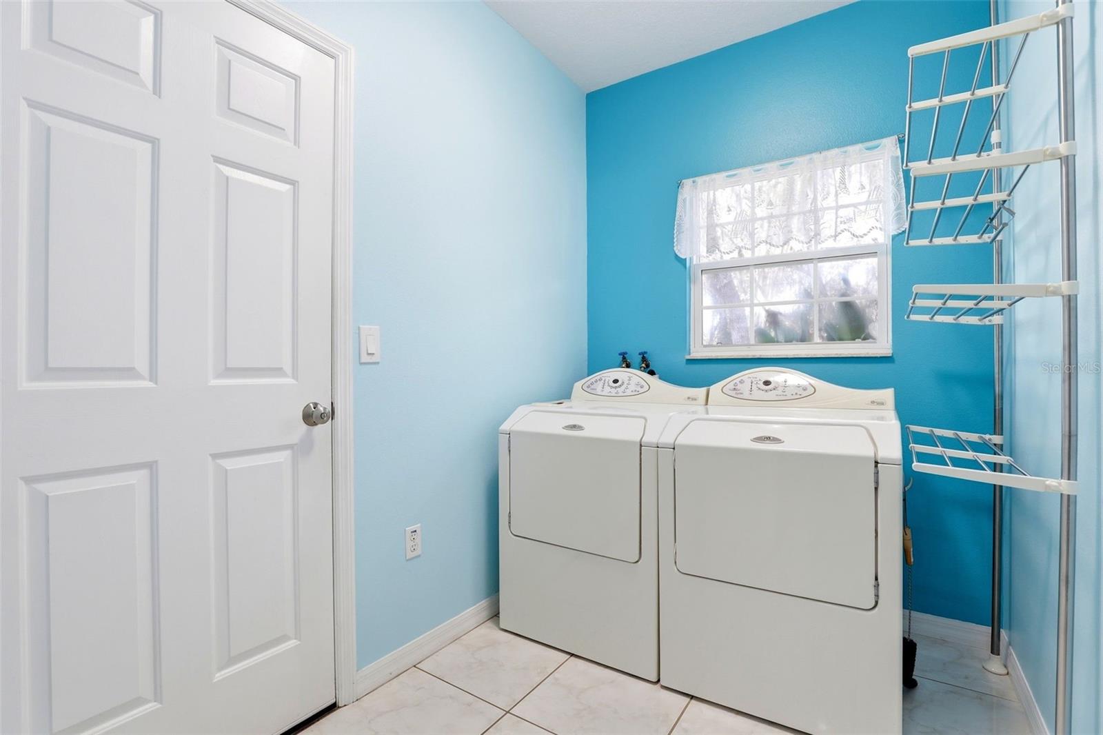 BAY LAKE ESTATES - Residential