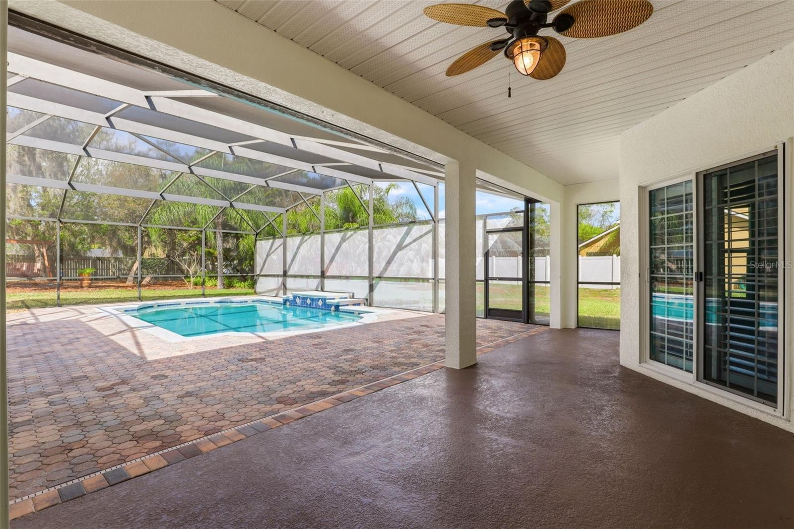 BAY LAKE ESTATES - Residential