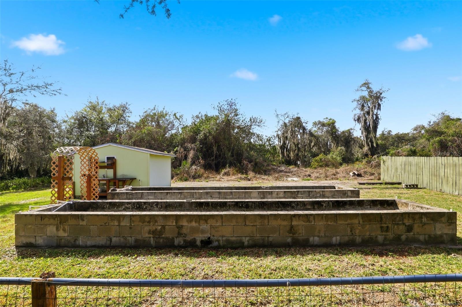 BAY LAKE ESTATES - Residential