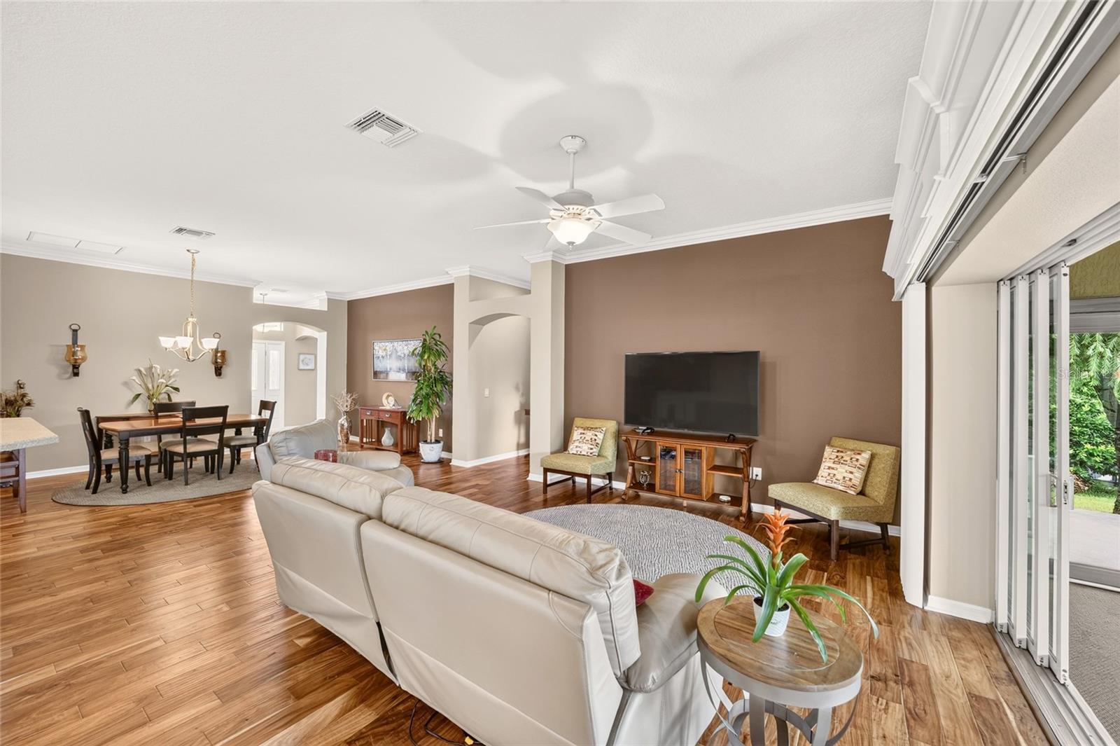 2425 BOILING SPRINGS COURT