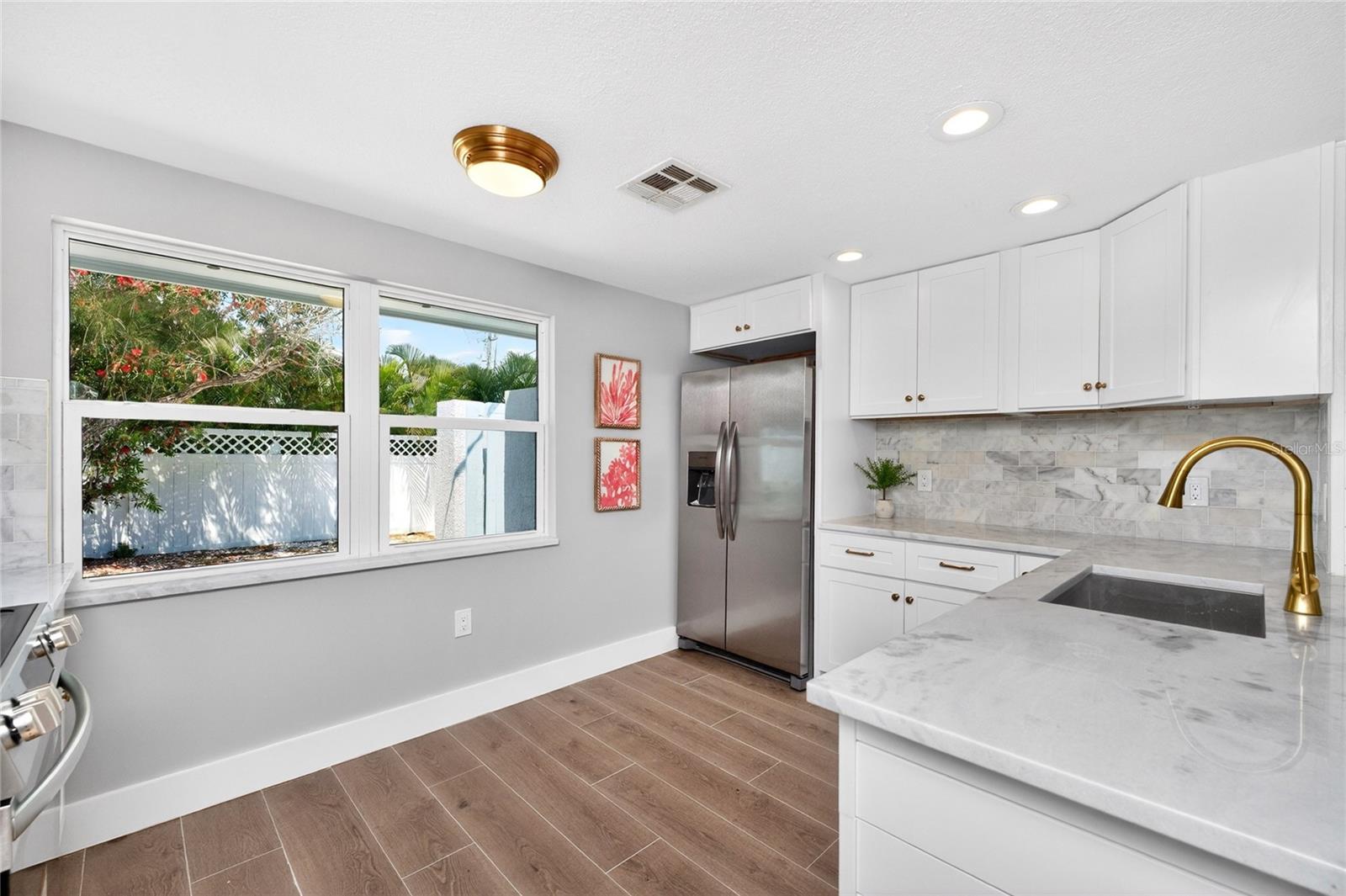 ENGLEWOOD SHORES - Residential