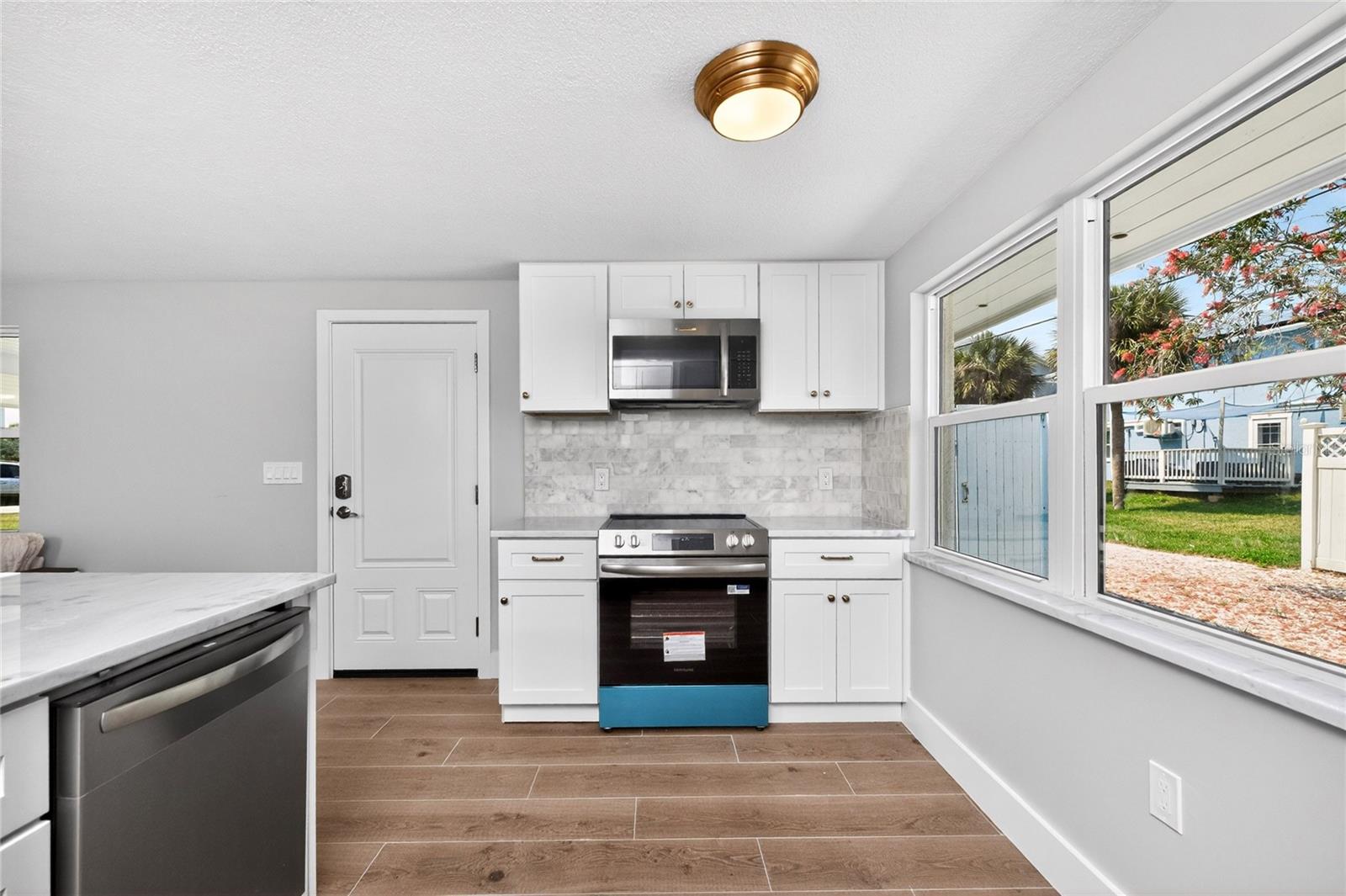 ENGLEWOOD SHORES - Residential