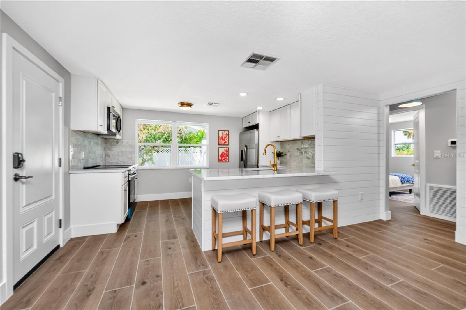 ENGLEWOOD SHORES - Residential