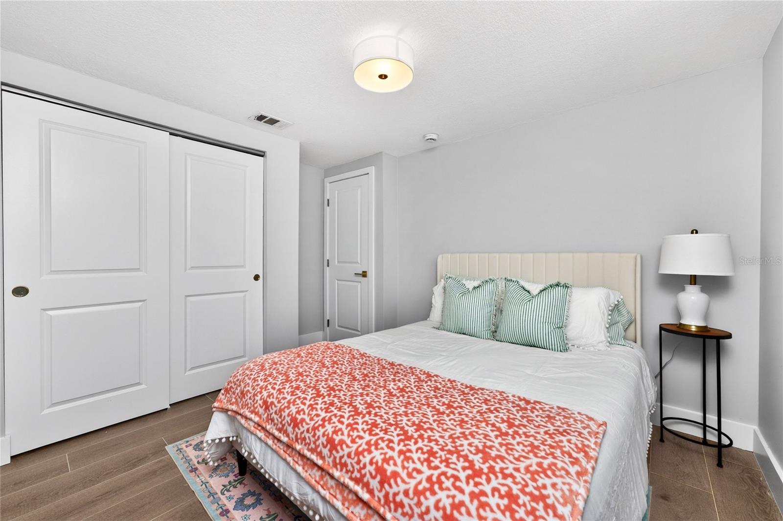 ENGLEWOOD SHORES - Residential