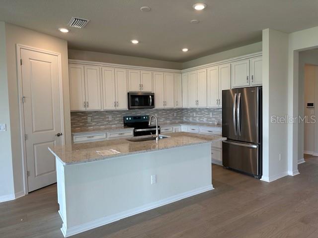 6920 DAPPLED OAK WAY