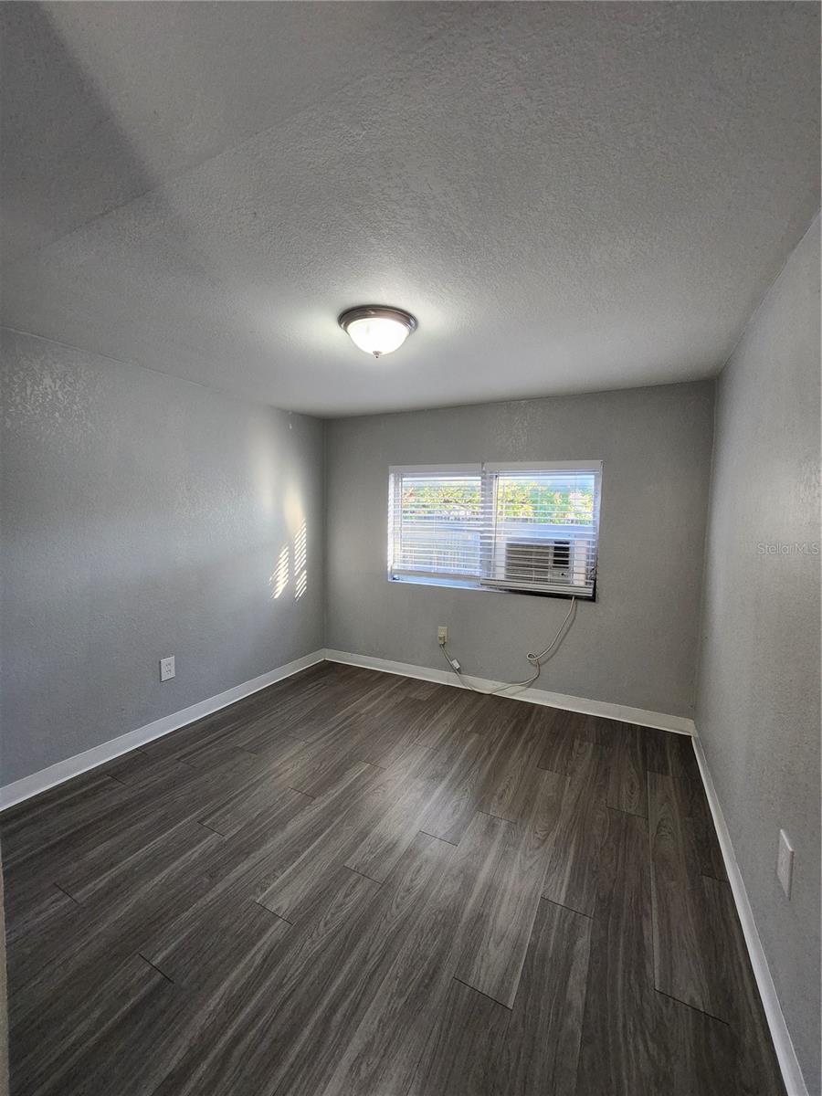 DREW PARK RE OF - Residential Lease