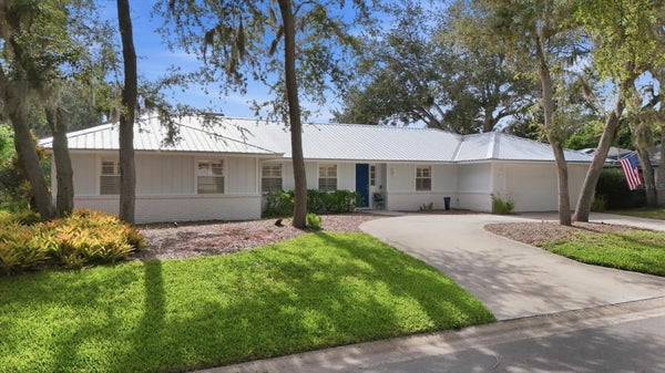 5505 BENEVA WOODS CIR, SARASOTA, FL 34233 - Image 06cab5cdf7ae4c428fb8a70e66e5e03b/1761134213