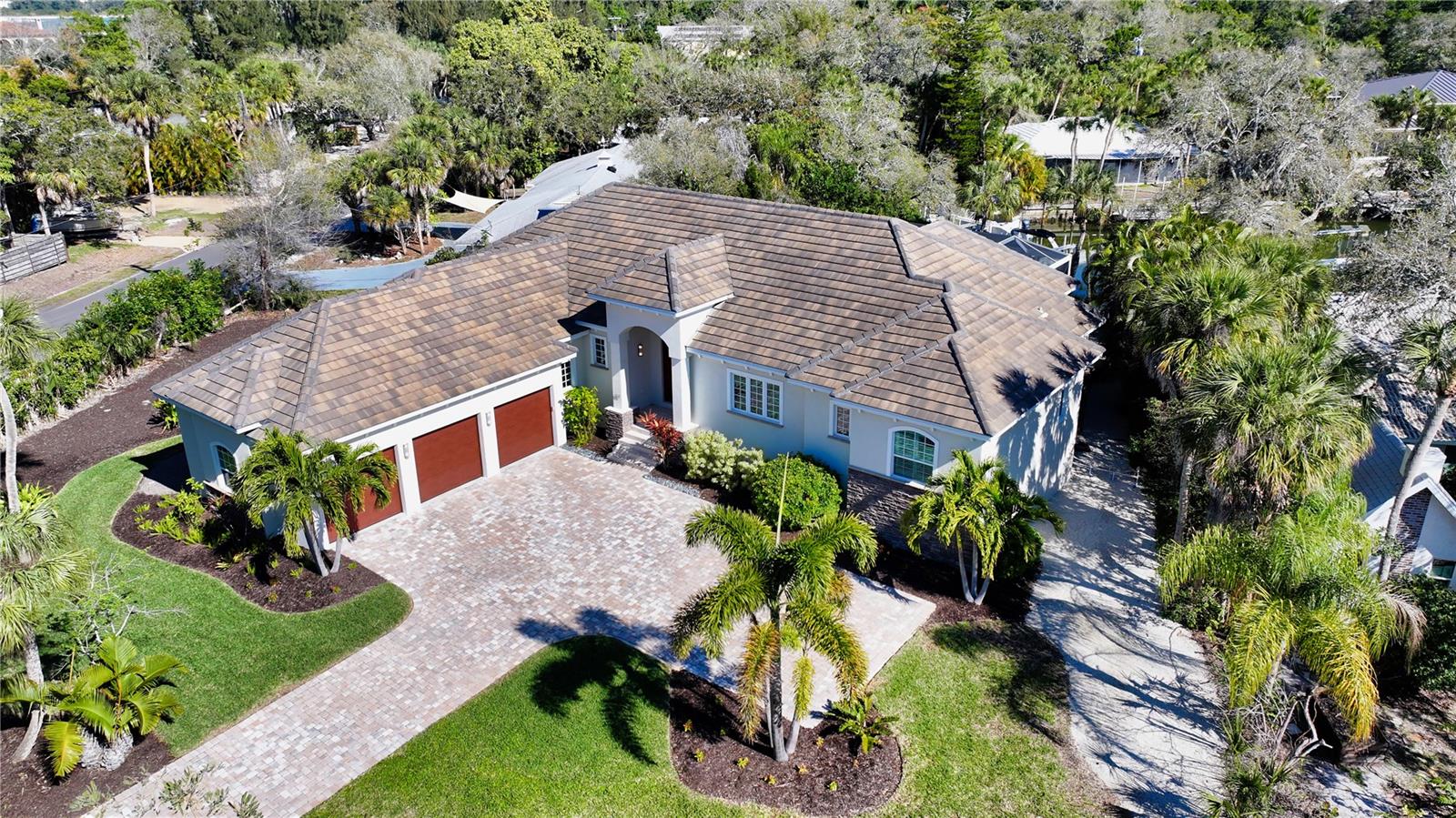 SIESTA BAYSIDE WATERSIDE WOOD - Residential