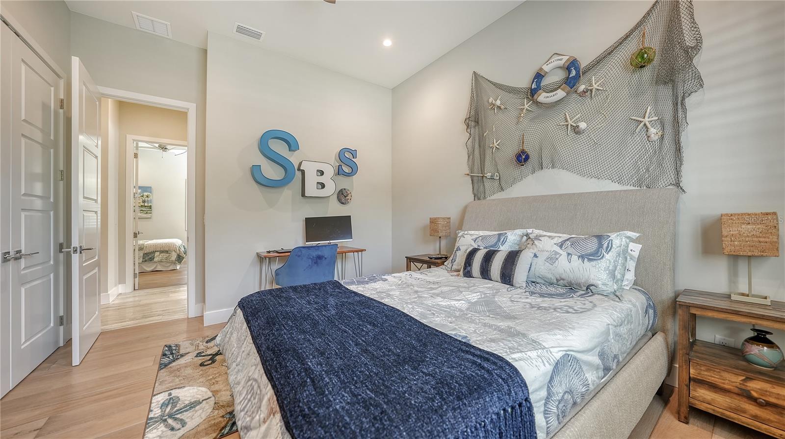 SIESTA BAYSIDE WATERSIDE WOOD - Residential