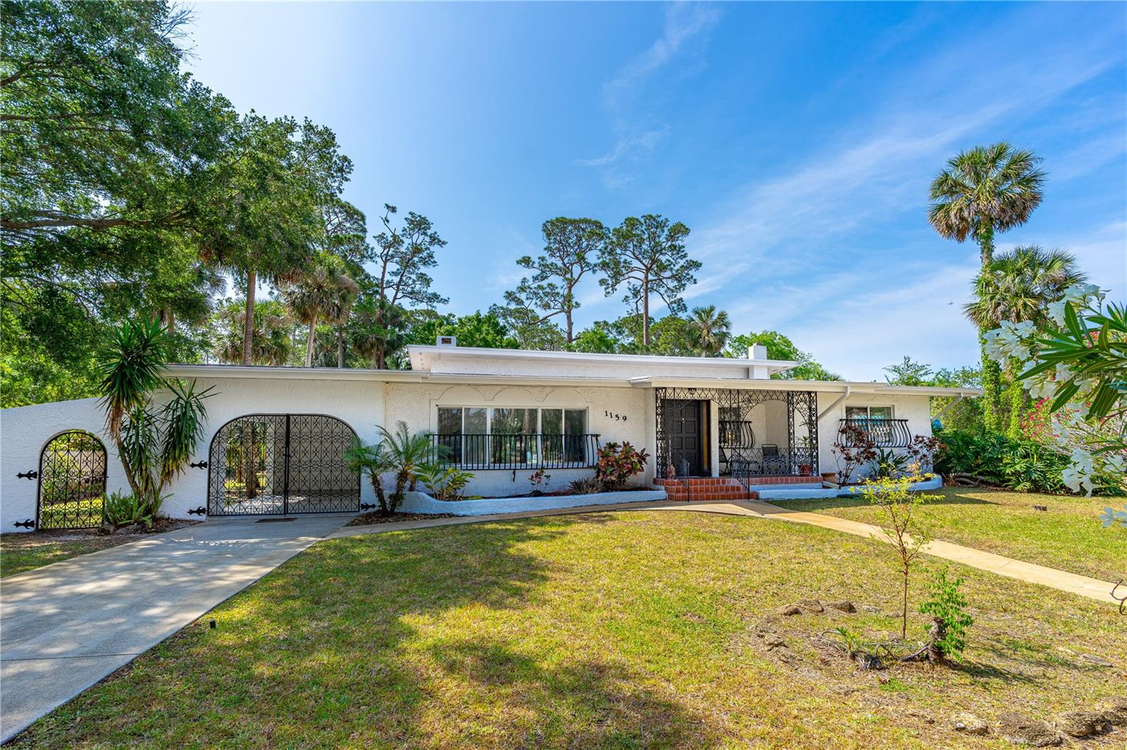 1159 MAGNOLIA AVENUE