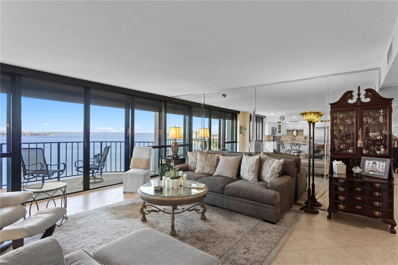 MONTE CARLO TOWERS A CONDOMINI - Residential