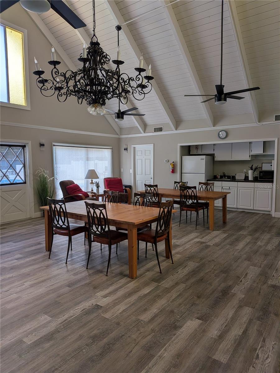 COUNTRY CLUB CHALETS - Residential