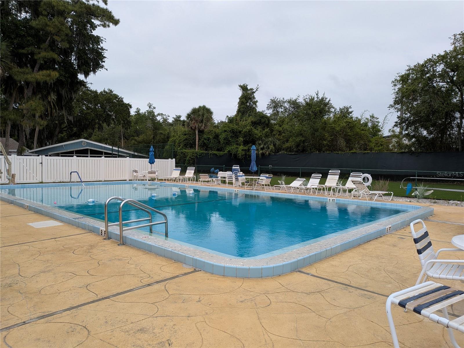 COUNTRY CLUB CHALETS - Residential