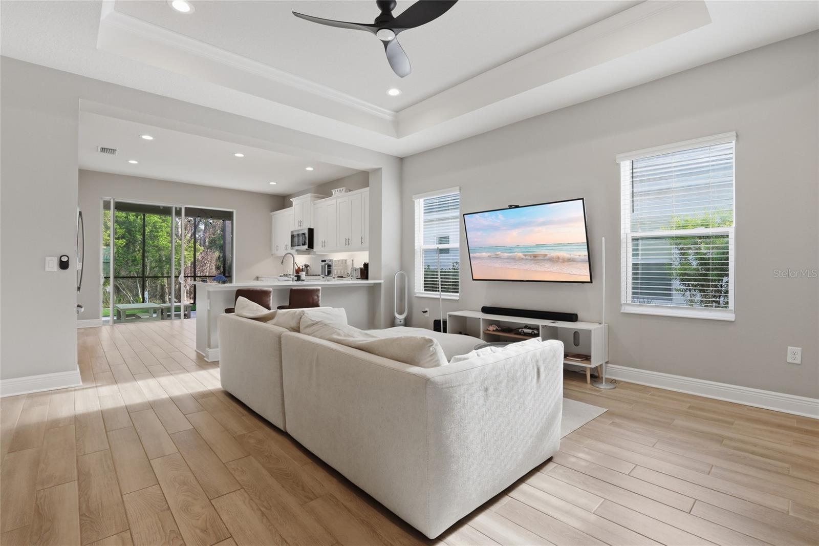 12934 TRUE BLUE CIRCLE